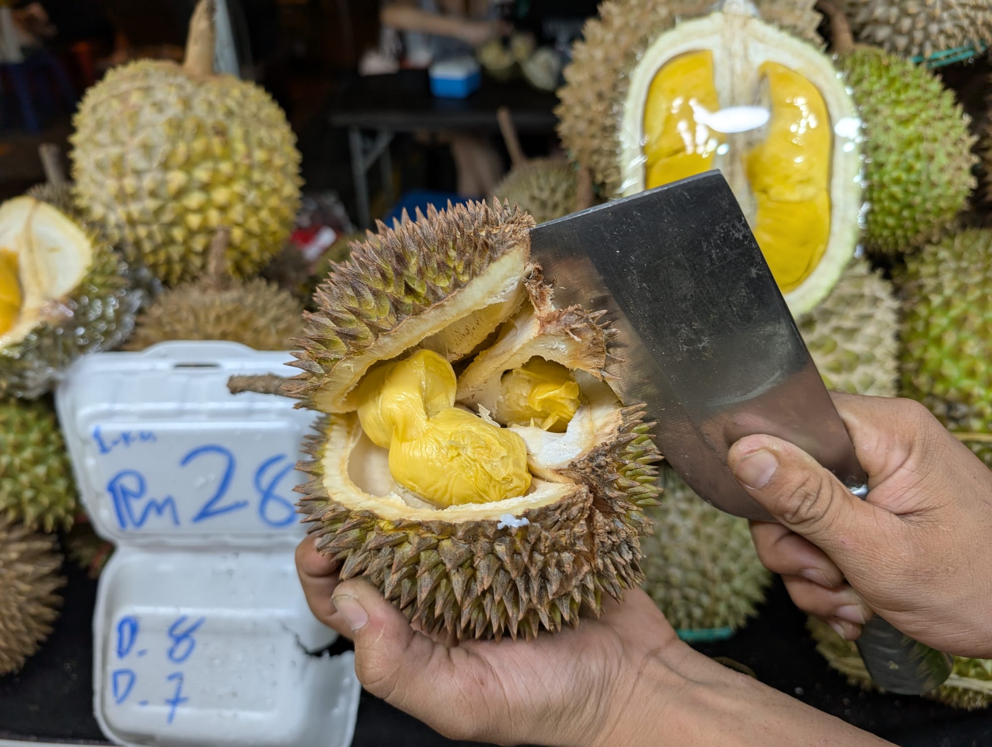 D8 ドリアンを食す@コタキナバル