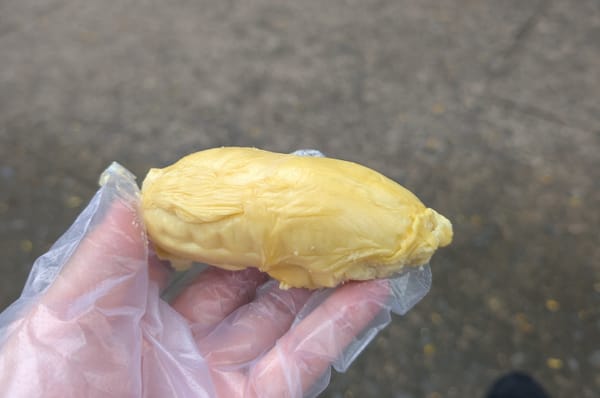 6Huu ドリアンを食す@ホーチミン